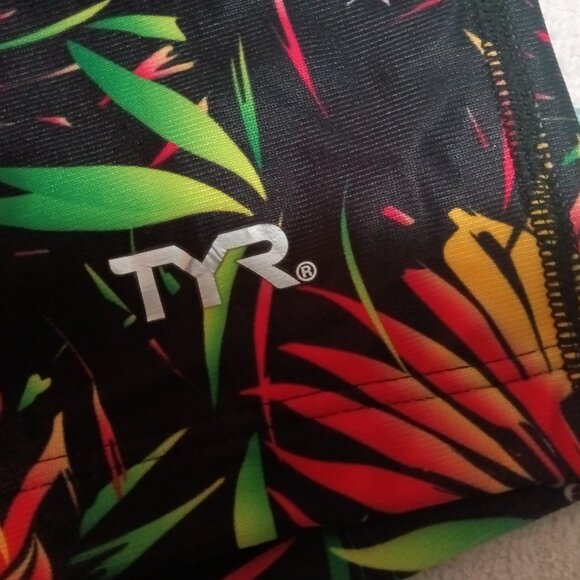 (*) TROPICAL BLACK SWIM JAMMER BY TYR, SIZE 32" - (Pre-Owned) - Picture 2 of 8